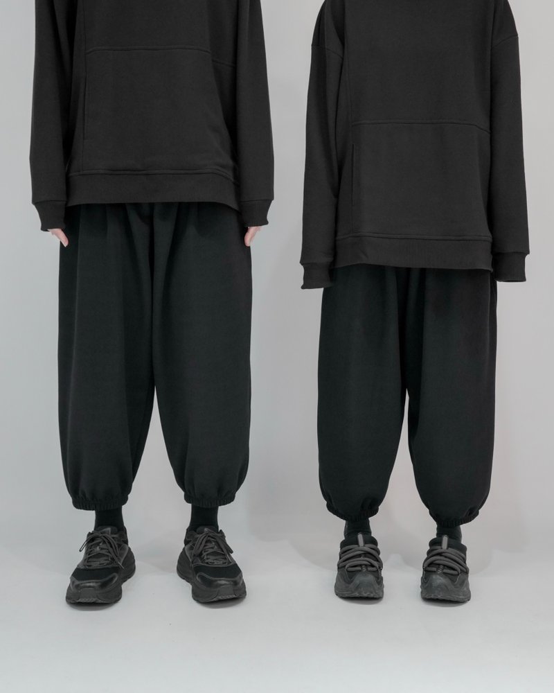 MUKK DESIGN 内刷毛灯笼裤 - 中性裤装 - 棉 黑色