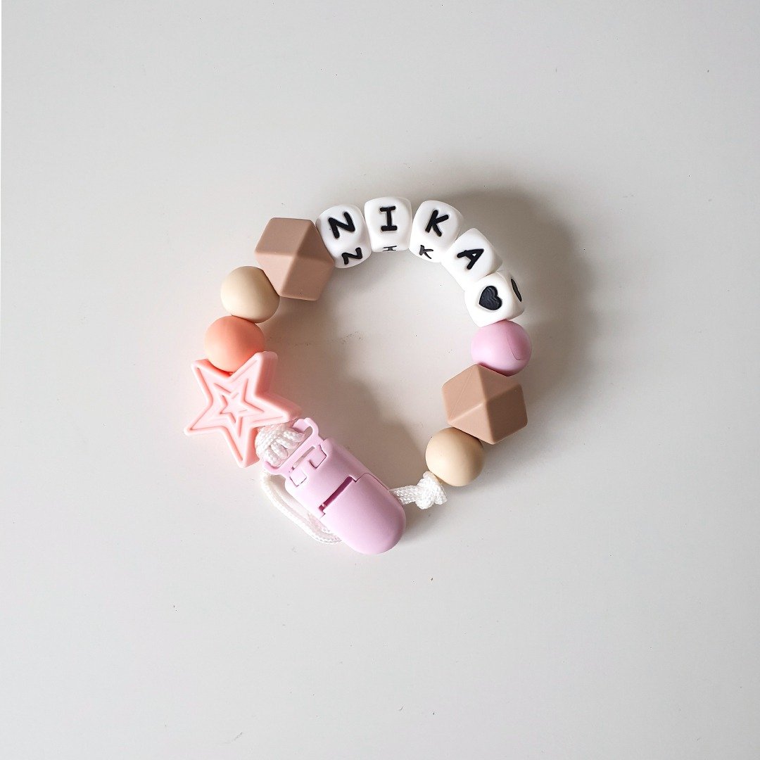MIKA 爱心 奶茶色 奶嘴链夹 / 定制化奶嘴链 可套香草奶 (27cm) - 玩具/玩偶 - 其他材质 