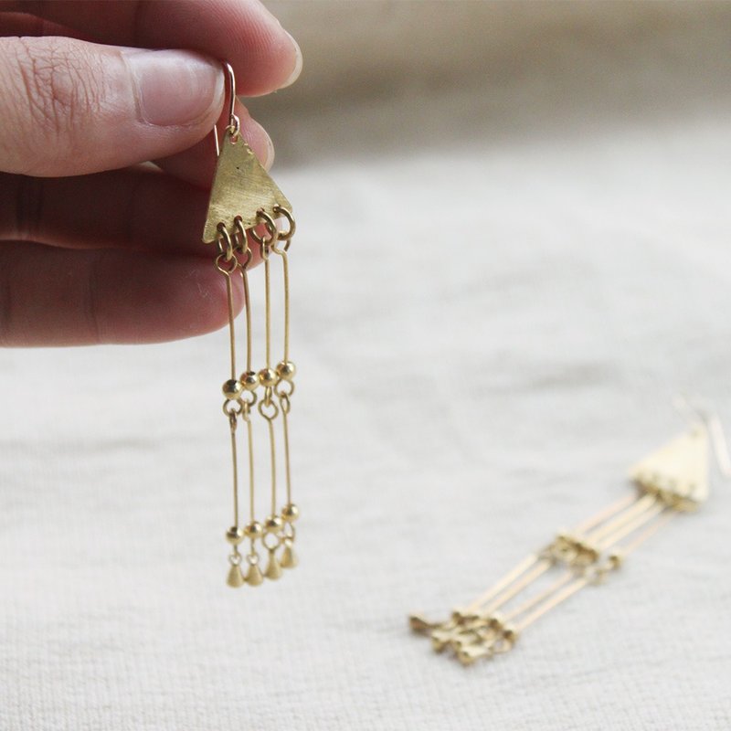 简约几何珠帘黄铜耳环 - 14K包金耳针 / 夹式耳环 - 耳环/耳夹 - 其他金属 金色