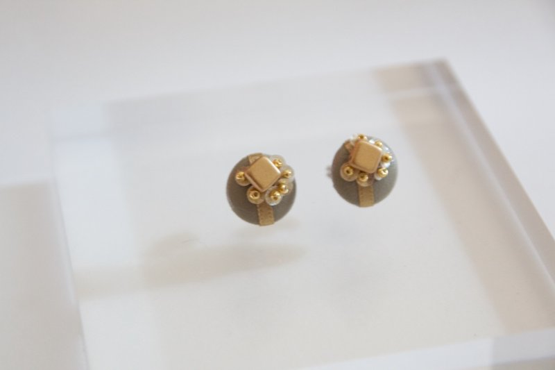 Czech beads titanium earrings - 耳环/耳夹 - 宝石 卡其色