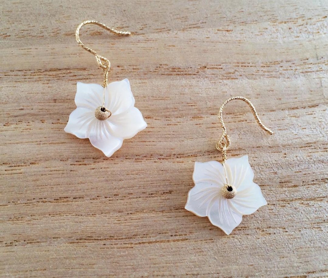 Yukihana ◇ Shellfish K14GF Earrings - 耳环/耳夹 - 其他金属 白色