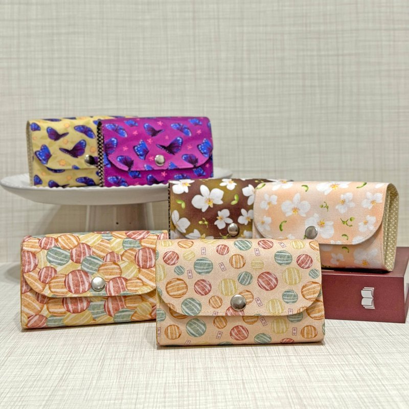 【巧妙艺手】 独家金甘糖　紫斑蝶　蝴蝶兰 印花－手作短夹 - 皮夹/钱包 - 棉．麻 多色