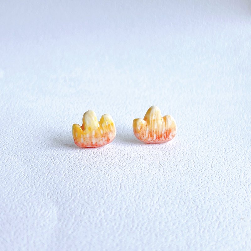 天空与山系列-秋天小山 珍珠光手作白瓷耳环 陶艺 - 耳环/耳夹 - 瓷 橘色