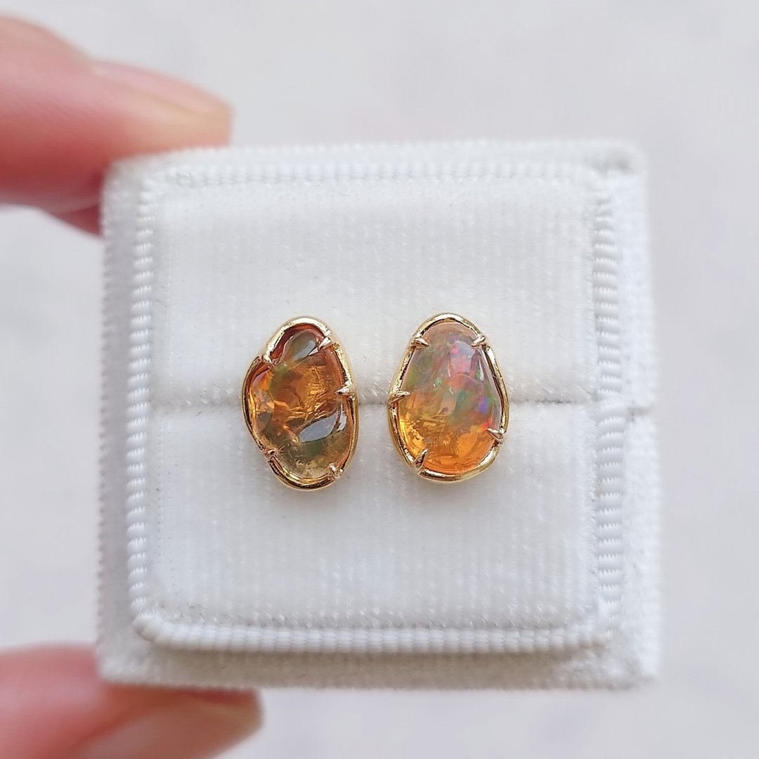 限量现货 - 天然游彩蛋白石 不规则形爪镶 纯 14K 金耳钉 2.31ct - 耳环/耳夹 - 宝石 橘色