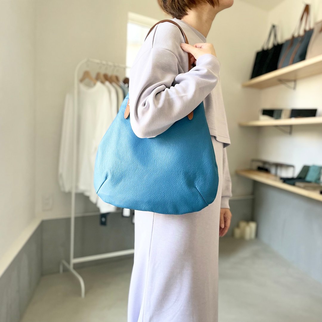 意大利皮革拼接牛革提把圆形全内衬托特包 M尺寸【蓝色】 - 手提包/手提袋 - 真皮 蓝色