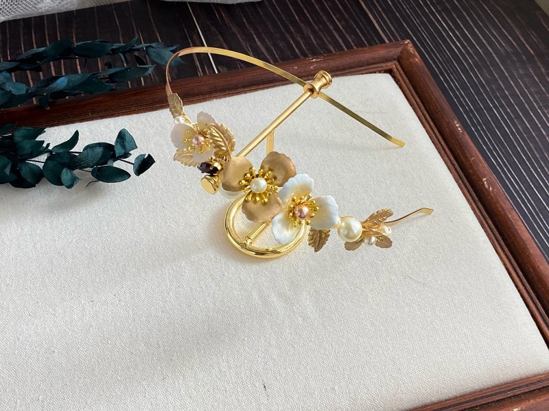 【圣诞优惠】【送礼】施华洛世奇珍珠 古典山茶花发箍 典雅金 - 发饰 - 珍珠 