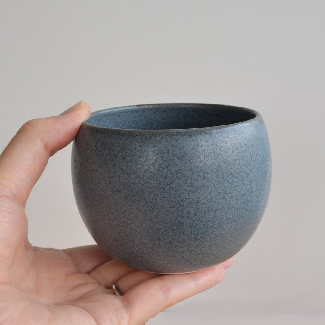 Mino ware Midori round bowl Sky blue teacup | Small bowl | Bowl - 茶具/茶杯 - 陶 灰色