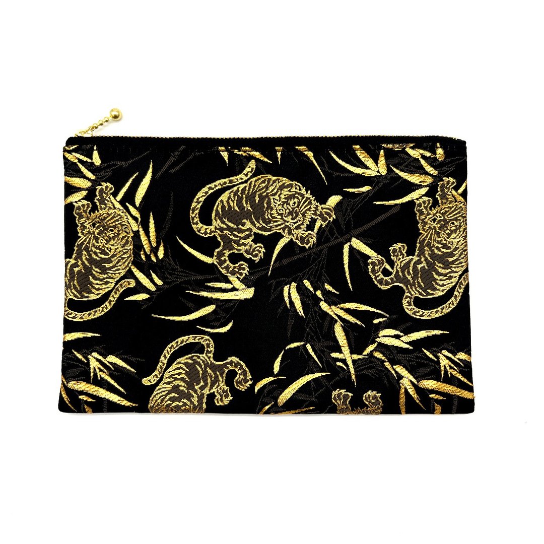 Japanese pattern pouch made from Kyoto, Nishijin-ori, and brocade fabric 20cm zipper L size - 化妆包/杂物包 - 聚酯纤维 黑色