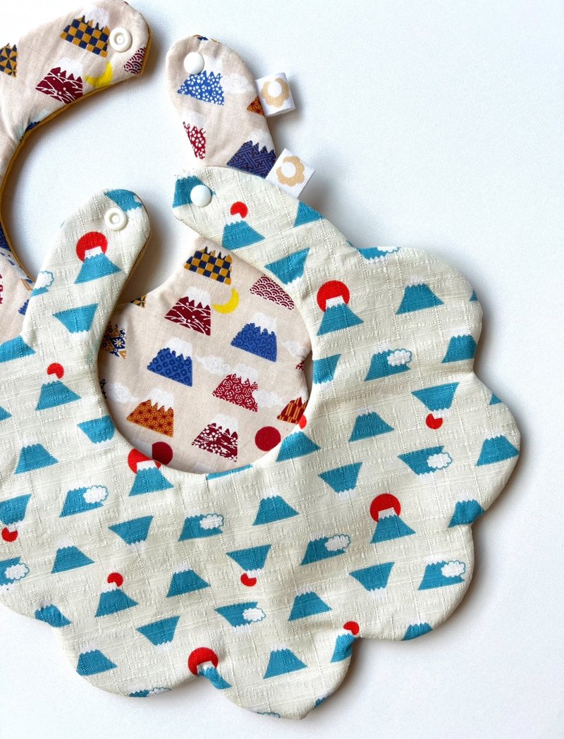 日式富士山婴儿满月礼，可双面婴儿围兜，独特礼物 - 围嘴/口水巾 - 棉．麻 