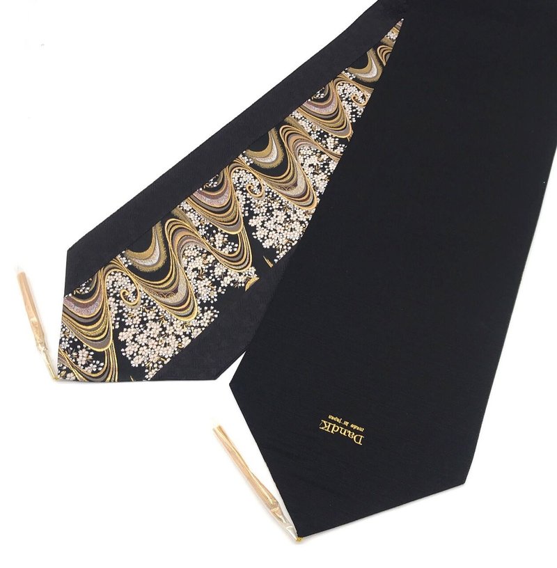 A stylish table runner rug with a Japanese pattern made from Kyoto Nishijin-ori fabric. - 其他 - 聚酯纤维 黑色