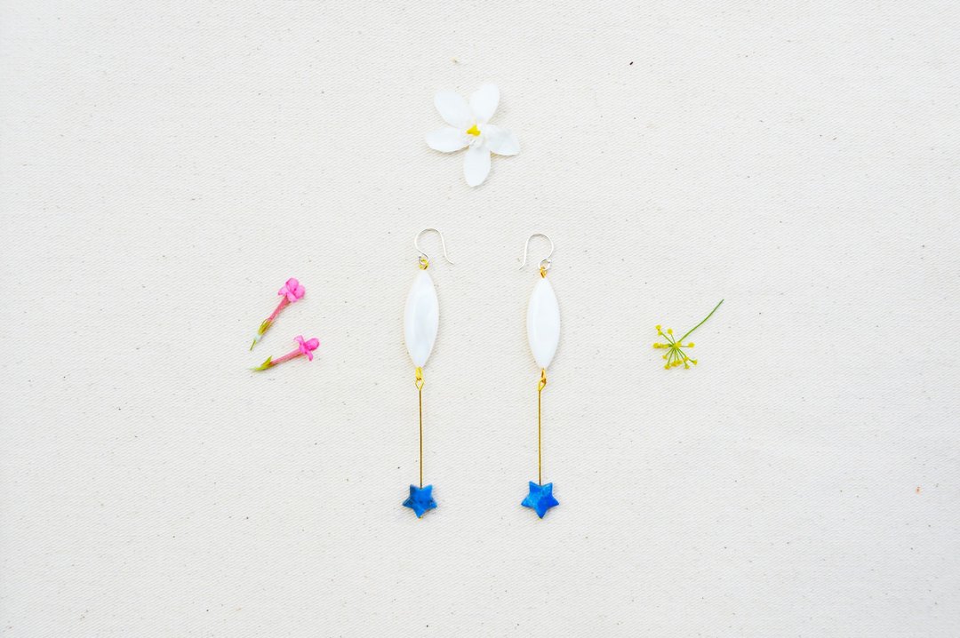 Sunbeam Orchestra Stone Earrings 4 - 耳环/耳夹 - 石头 白色