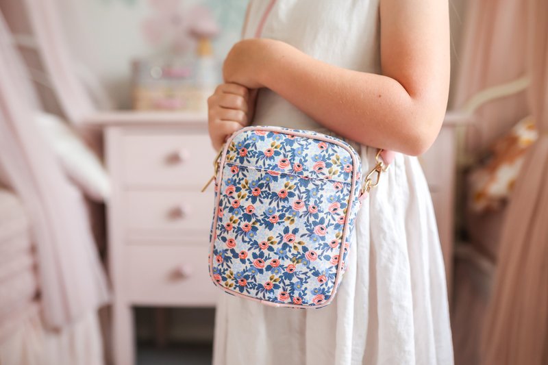 澳洲Josie Joan's 手工碎花斜背小方包  - Joan - 背包/袋子 - 棉．麻 白色