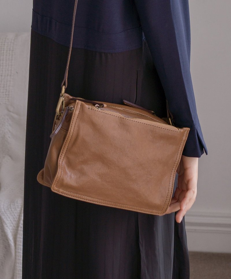 双层夹心真皮斜肩背包咖啡驼 - 侧背包/斜挎包 - 真皮 咖啡色