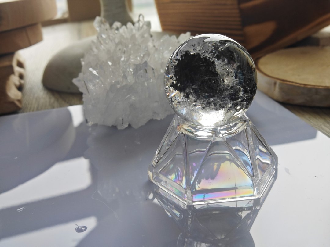 天然闪灵钻水晶球波波|含底座|清透含矿物|herimker diamond |大 - 摆饰 - 水晶 