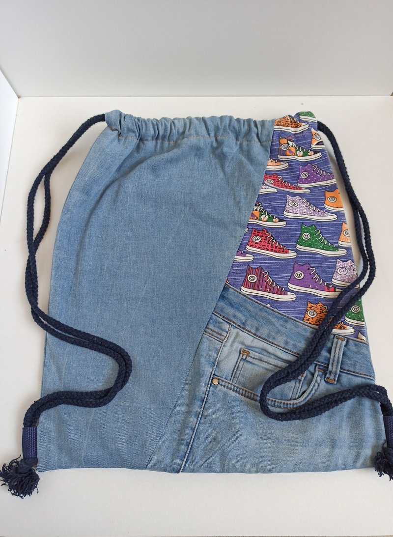 Denim backpack with a drawstring, eco friendly bag, gift for her - 束口袋双肩包 - 棉 多色