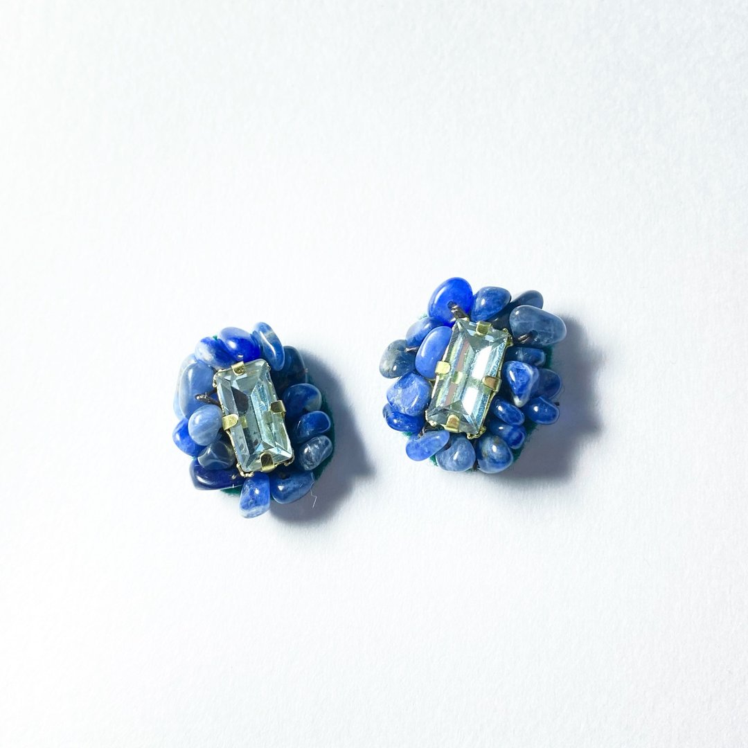 Natural stone embroidery [sandy beach] sodalite - 耳环/耳夹 - 半宝石 蓝色