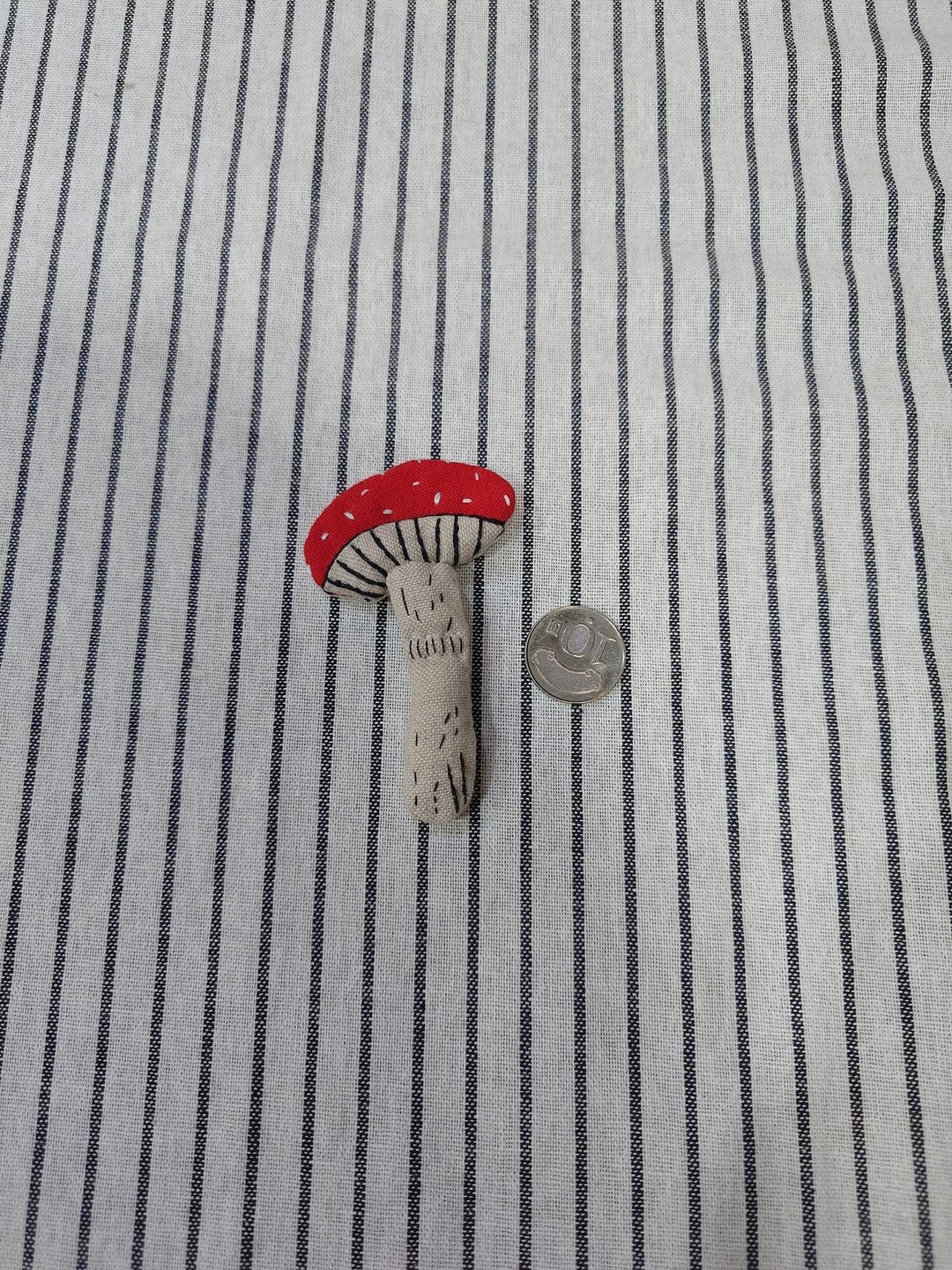 菇菇别针 - 胸针 - 棉 