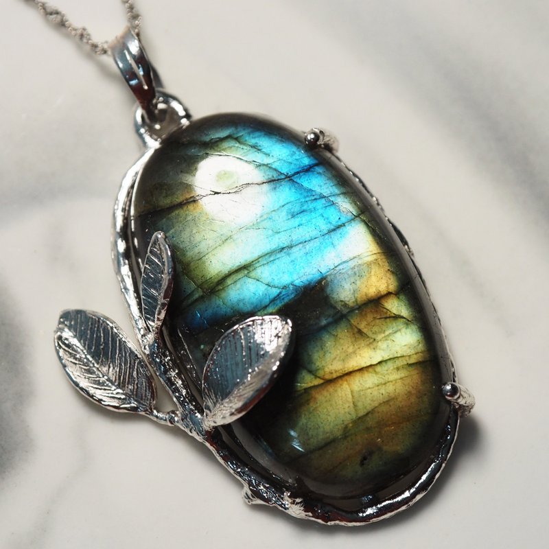 925银拉长石月桂叶项链 - 项链 - 纯银 白色