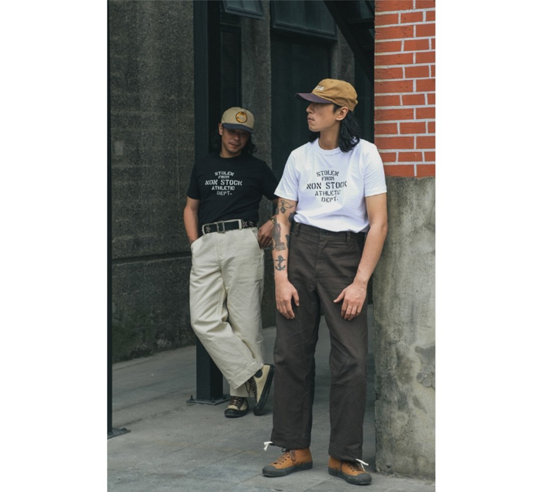 NON STOCK 美式油墨印刷短袖上衣 重磅 300g 经典日常穿搭 T-SHIRT - 男装上衣/T 恤 - 棉．麻 多色