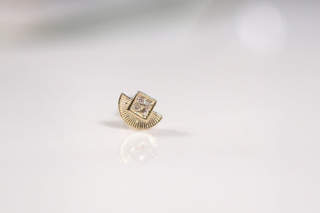 纯14K  扇形钻石锁珠耳环 (单个)耳骨 耳窝 不退色 - 耳环/耳夹 - 贵金属 金色