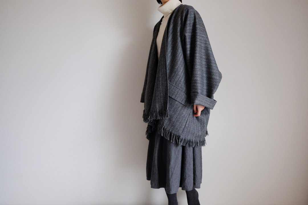 Pinkoi 代购 - 新品・流苏披肩围巾斗篷/羊驼羊毛法兰绒【灰色交替条纹】附袖、附口袋 - 女装休闲/机能外套 - 棉．麻 灰色