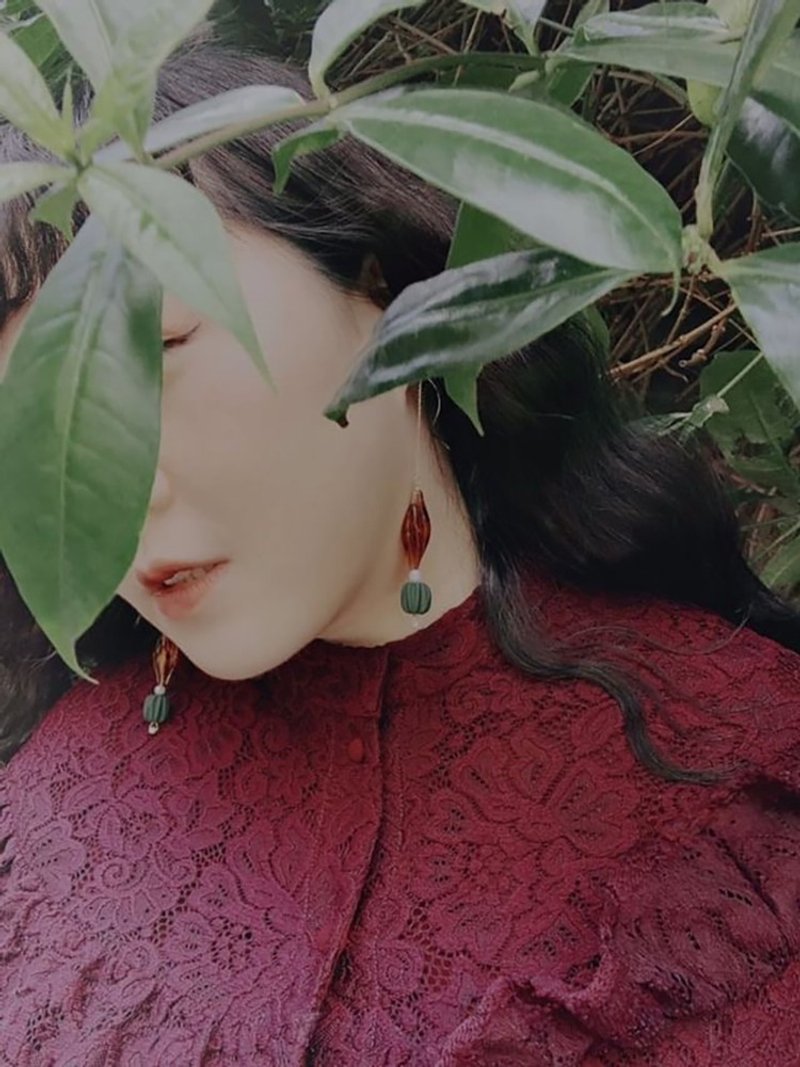 巴洛克 复古 琥珀 树脂 日本珠 镀14k金麻花链 珍珠 耳环 - 耳环/耳夹 - 树脂 咖啡色