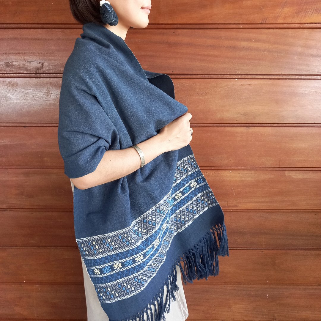 Thai hand-woven shawl / one-of-a-kind one-of-a-kind / navy / plant dyeing / Karen / cotton - 围巾/披肩 - 棉 蓝色