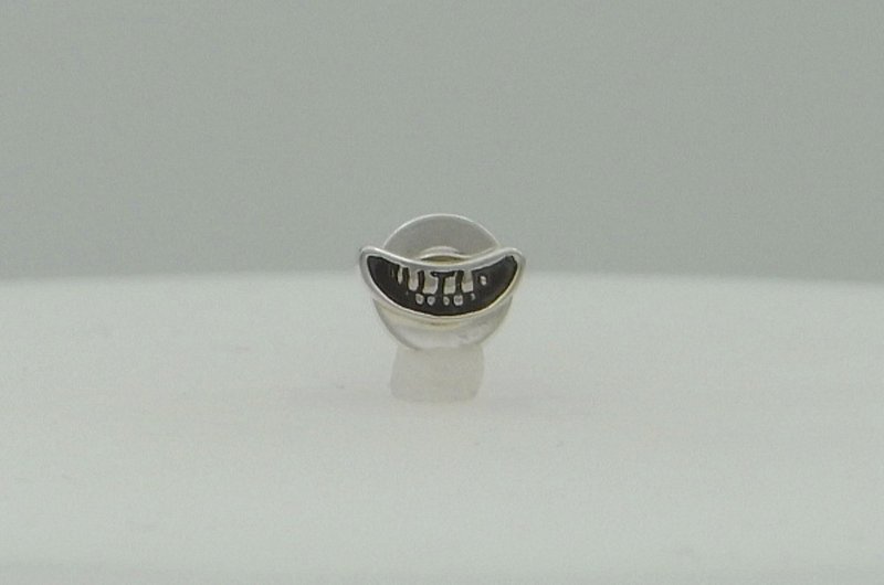 smile stamp Pierce_6 (s_m-O.56) 微笑 銀 耳釘 穿孔耳环 sterling silver stud earring - 耳环/耳夹 - 纯银 银色