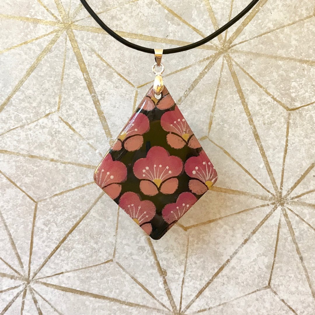 Pink Plum Blossoms Pendant, Japanese style - 项链 - 木头 粉红色