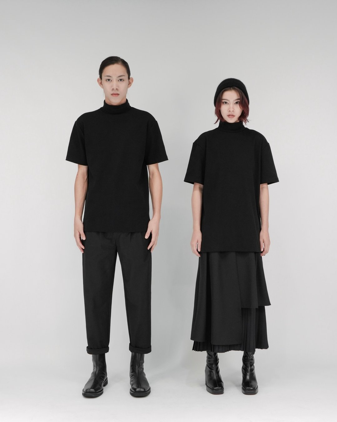 MUKK DESIGN 罗纹针织五分袖小高领上衣 - 男装上衣/T 恤 - 棉．麻 黑色