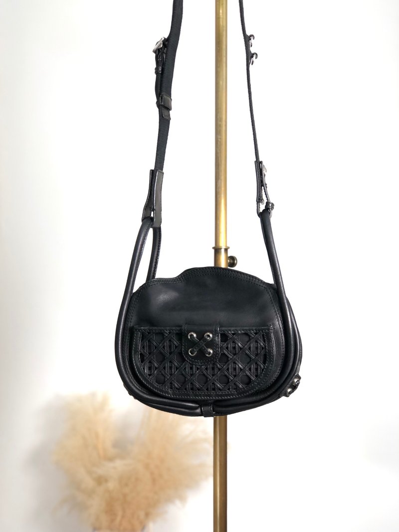 【 日本直送 名牌中古包 】Christian Dior 侧背包 黑色 Cannage 藤格纹 皮革 网状 圆形 vintage kb2urx - 侧背包/斜挎包 - 真皮 黑色