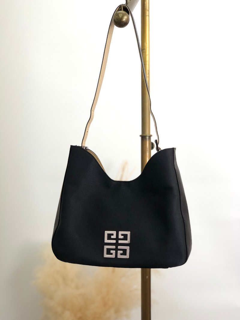 【日本直送，品牌二手包】GIVENCHY 单肩包黑logo Hobo包 Vintage Old 8umhkb - 侧背包/斜挎包 - 棉．麻 黑色