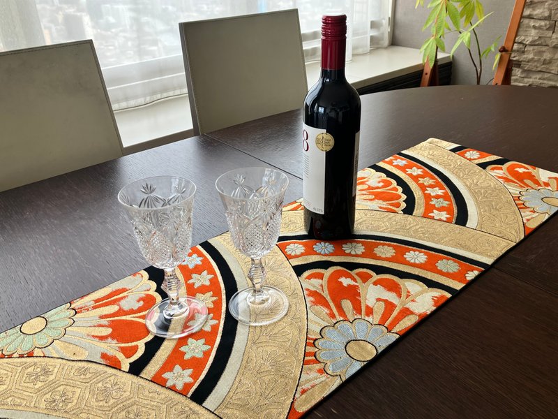 和服带桌中心 TC010 - 餐垫/桌巾 - 丝．绢 金色