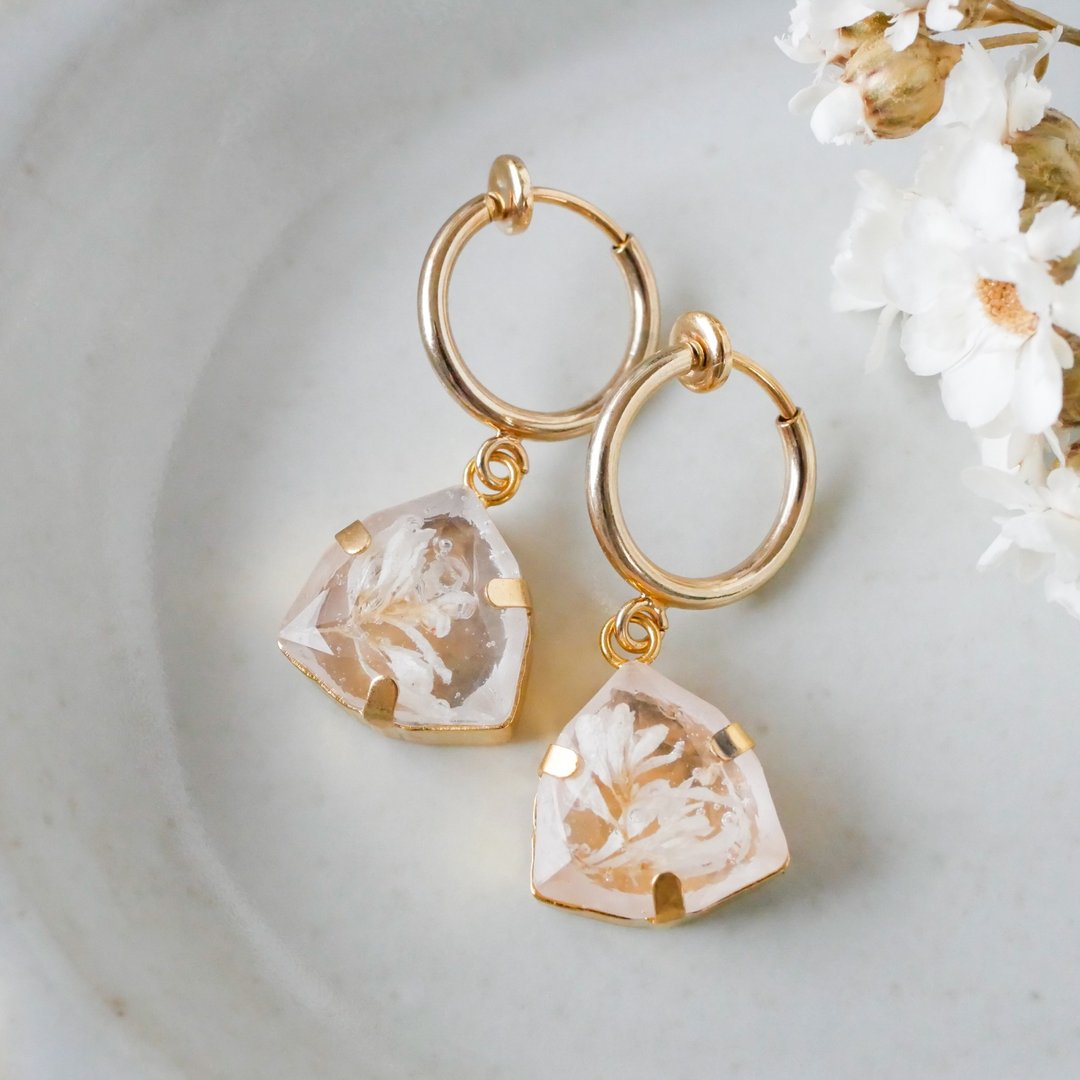 Dried Flower Clip-On/Euphorbia Diamond Frost/Hoop - 耳环/耳夹 - 树脂 白色