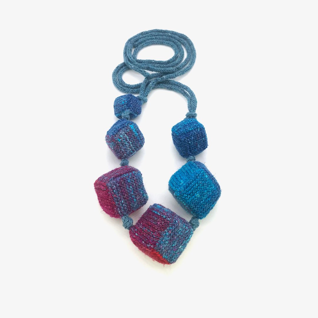 波西米亞風項鍊 Multicolor knitted necklace Wool jewelry Contemporary textile pendants - 项链 - 羊毛 多色