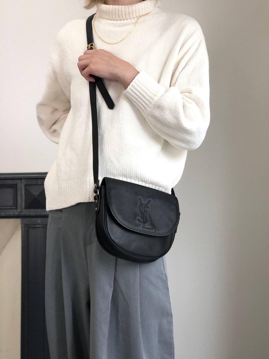 【 日本直送 名牌中古包 】Yves Saint Laurent 伊夫圣罗兰 侧背包 黑色 YSL 皮革 翻盖 hrxn3f - 侧背包/斜挎包 - 真皮 黑色