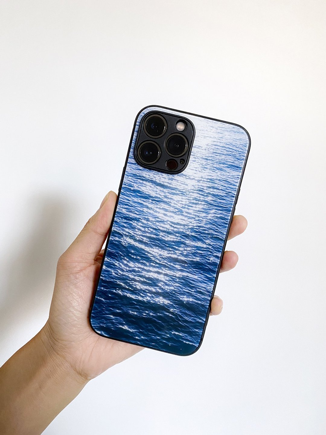钢化玻璃镜面手机壳 硬壳 疗愈海面iPhone16手机壳手感舒适 - 手机壳/手机套 - 其他材质 蓝色