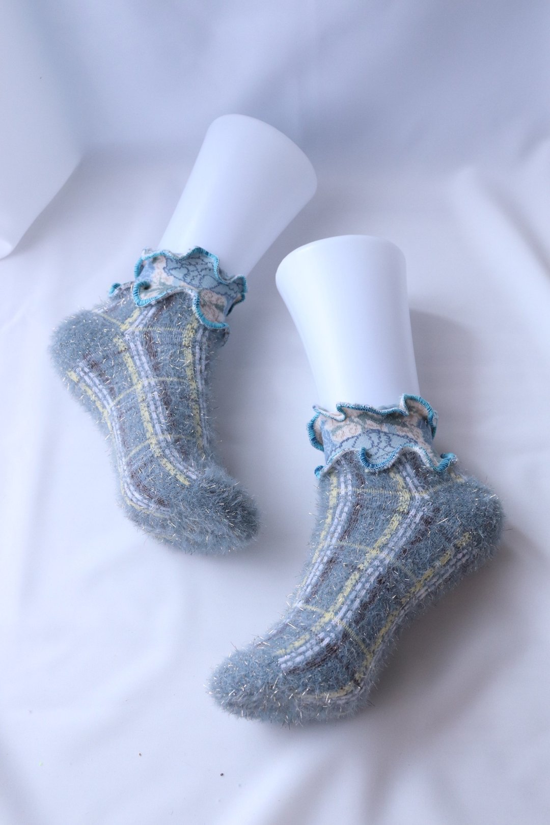 蓝色 蓬松 彩色荷叶边袜子 抢眼袜子 个性袜子 22.5〜25 女袜 socks - 袜子 - 其他材质 蓝色