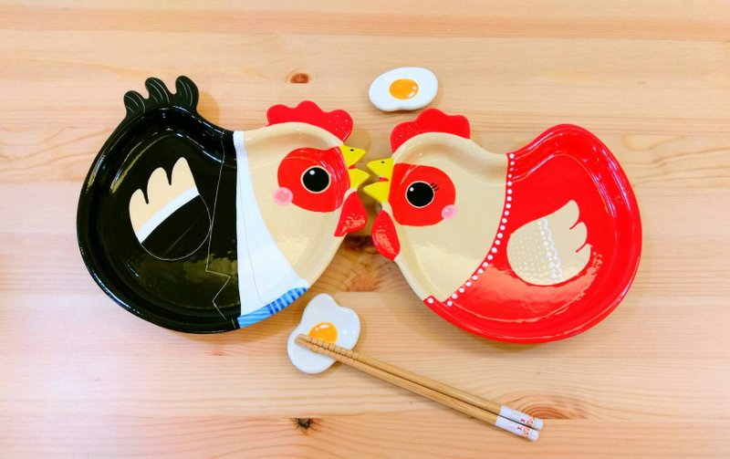 幸福奇鸡起家造型盘一对赠送元气荷包蛋筷架两个  - 浅碟/小碟子 - 陶 多色