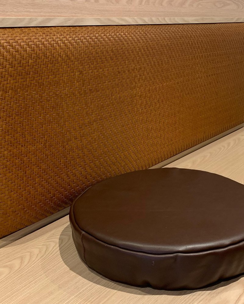 【梁絮皮艺】真皮 皮革坐垫/北欧室内居家/牛皮/原创设计/Wamba - 枕头/抱枕 - 真皮 