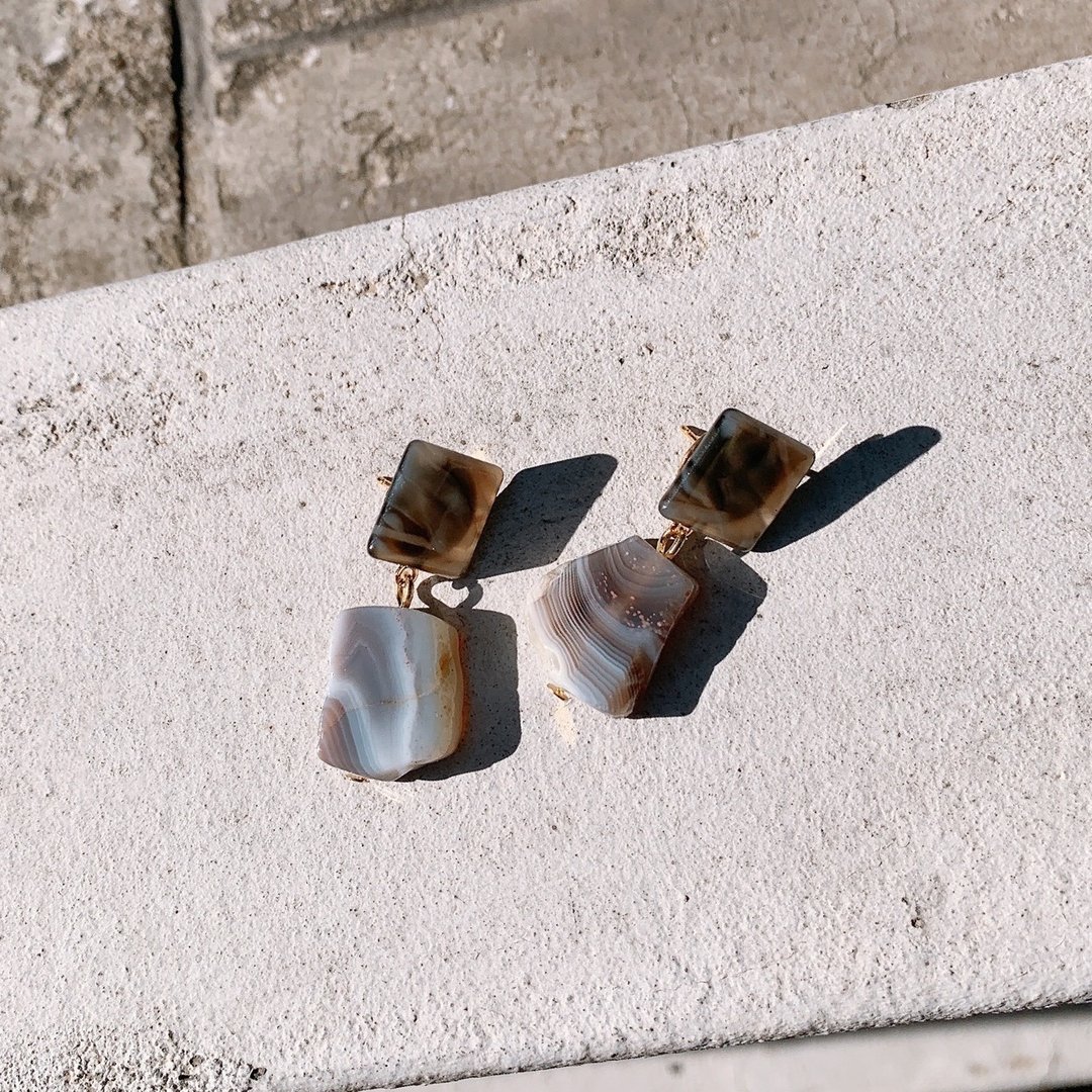 不规则晕染花纹耳环 Stone Marbling earrings - 耳环/耳夹 - 压克力 咖啡色