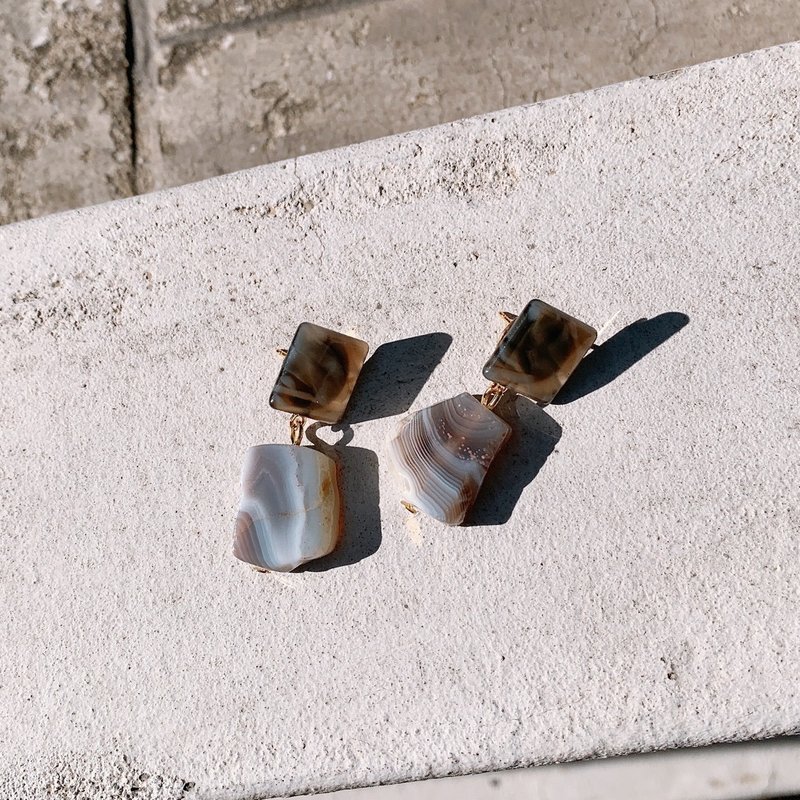 不规则晕染花纹耳环 Stone Marbling earrings - 耳环/耳夹 - 压克力 咖啡色
