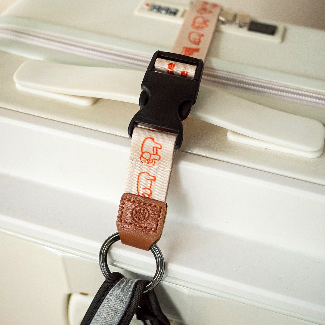 万用行李挂环 Add-a-bag Strap - 鸡蛋糕 出国特色 礼物 - 行李吊牌 - 聚酯纤维 卡其色