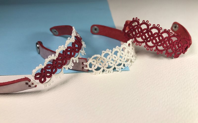 手织蕾丝皮革手环—礼物/tatting/手工制作/擦蜡皮/定制化 - 手链/手环 - 真皮 多色