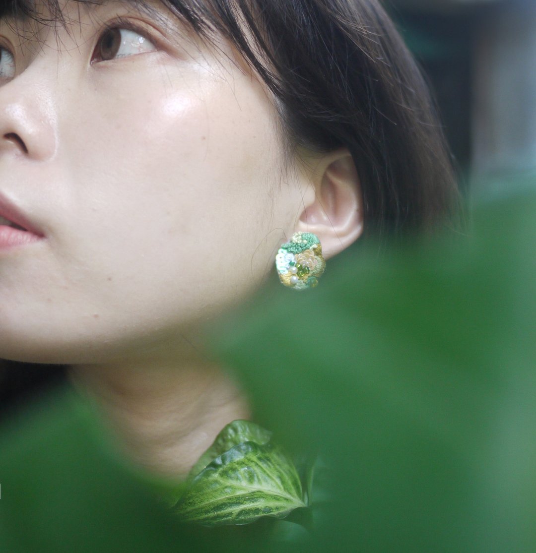 【岛屿秘境】手工刺绣/不对称耳环/婚纱造型 - 耳环/耳夹 - 绣线 绿色