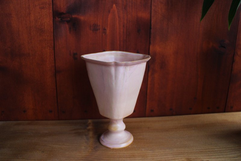 lelecoco . 藕粉色雾面浪漫高脚杯 花瓶容器 / 纯手作陶瓷 - 酒杯/酒器 - 瓷 粉红色