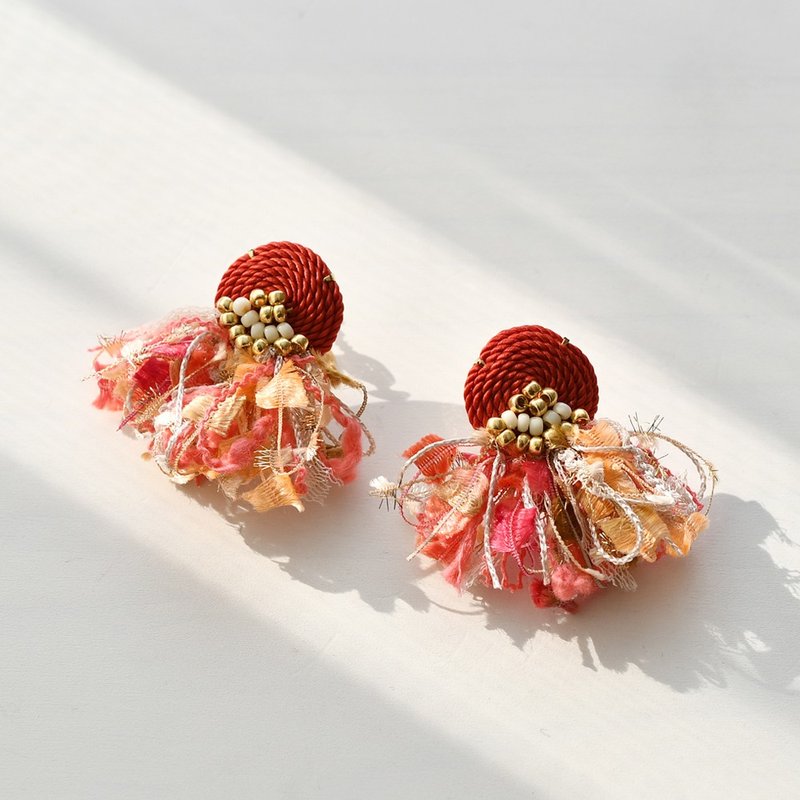 String tassel earrings /Orange - 耳环/耳夹 - 其他材质 橘色