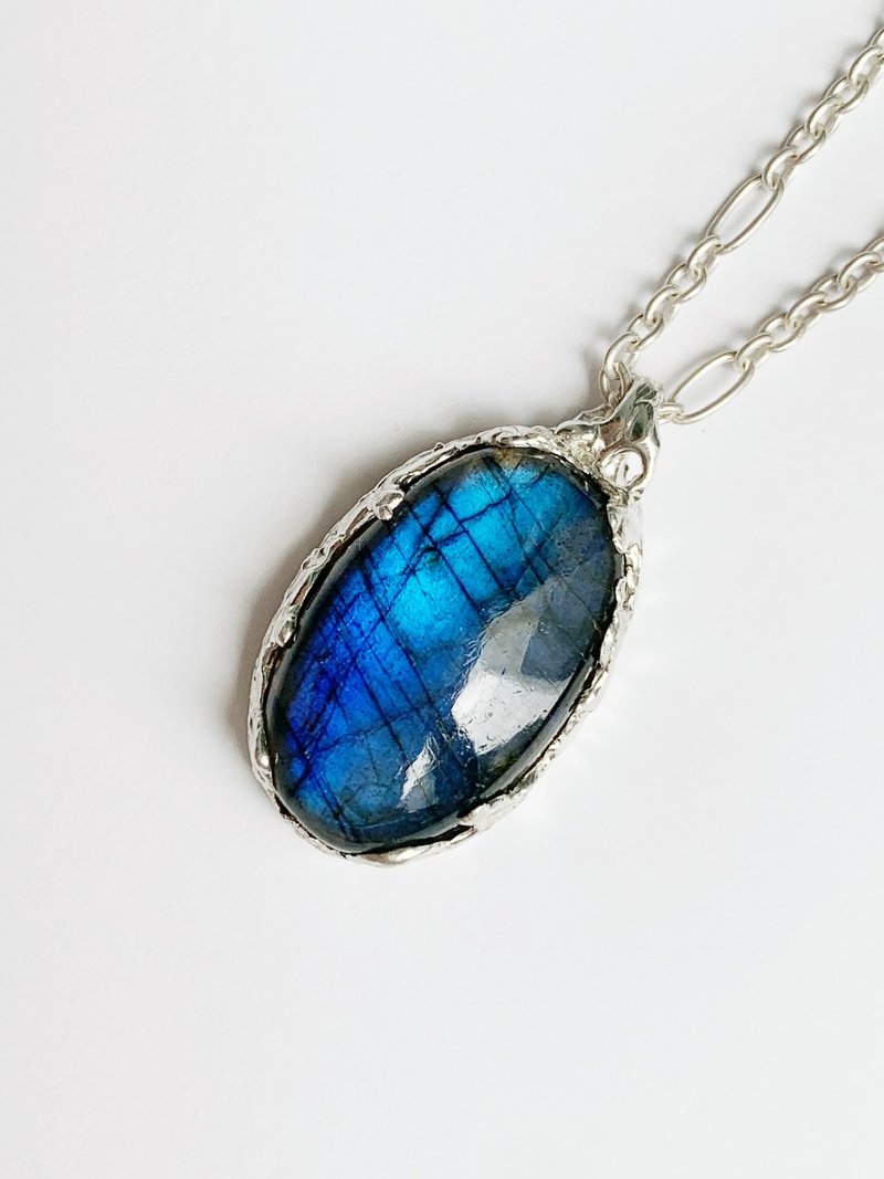 椭圆拉长石月蚀项链 - 项链 - 半宝石 蓝色