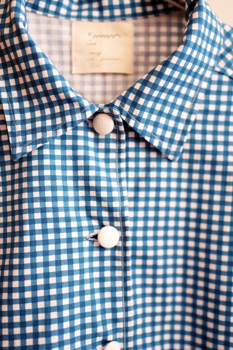 岚青细格宽版衬衫 - 女装衬衫 - 棉．麻 蓝色