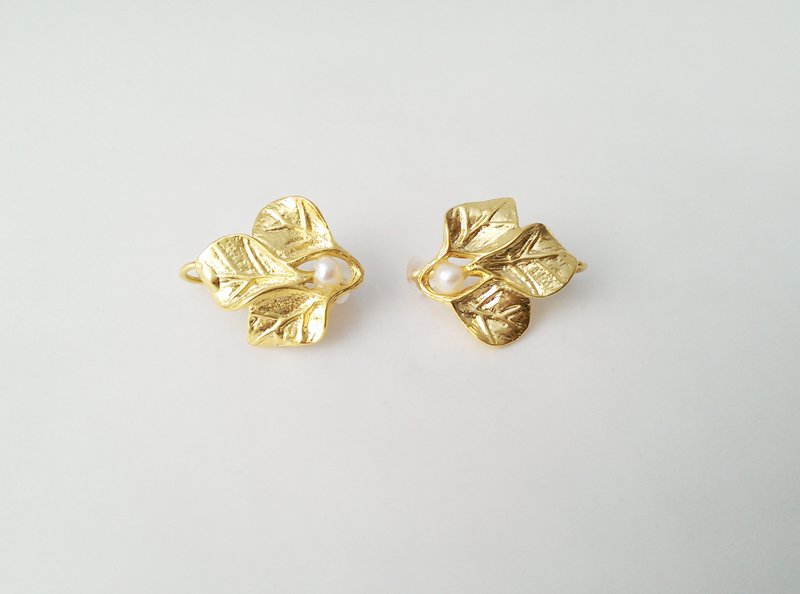 白果桂叶 黄铜耳环/耳夹 - 耳环/耳夹 - 其他金属 黄色